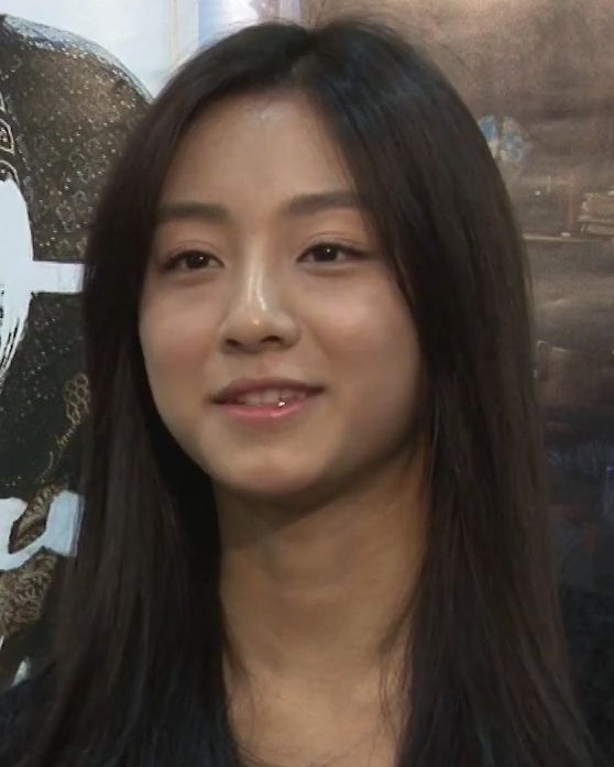 강민아 사진 2 — 강민아 사주와 신유일주