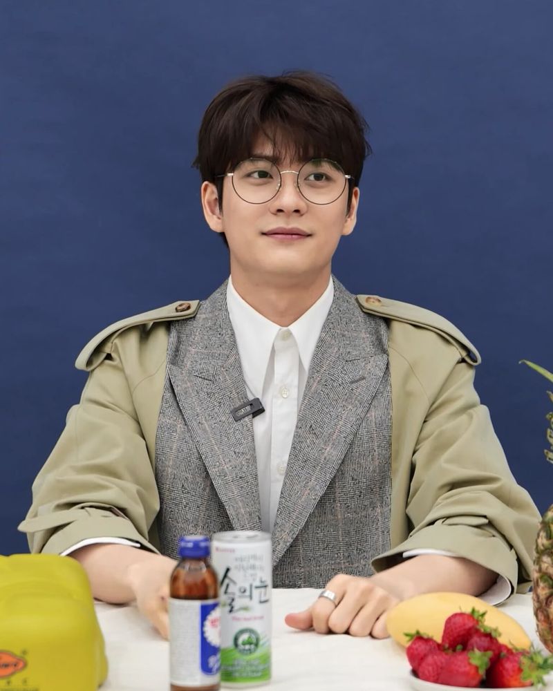 강태오 사진 2 — 강태오 사주와 정축일주