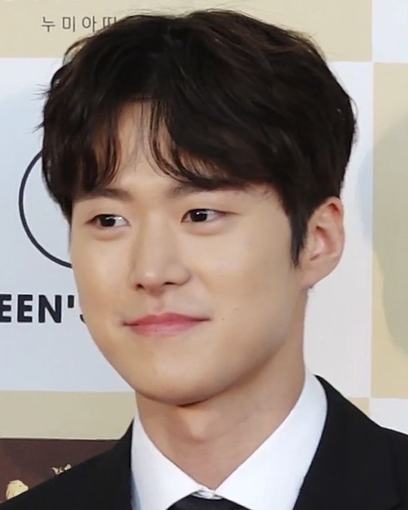 공명 사진 2 — 공명 사주와 임자일주