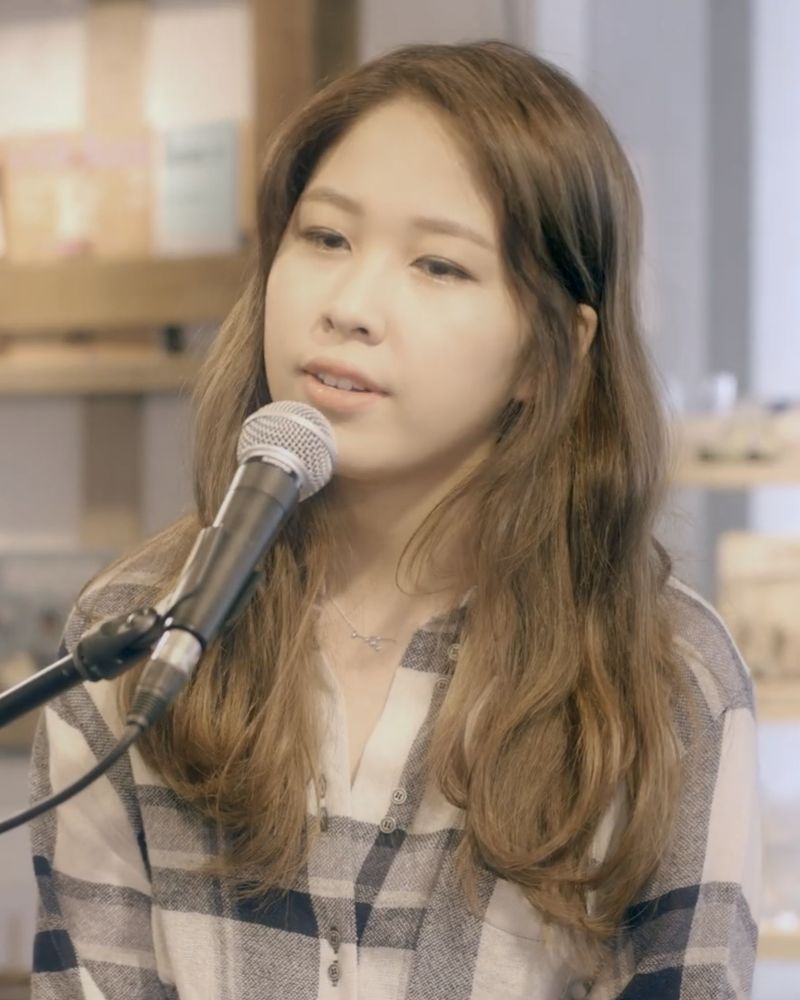 권진아 사진 2 — 권진아 사주와 신유일주