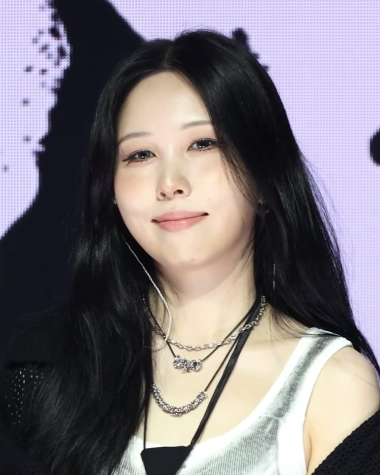 권진아 사진 — 가수 권진아 사주