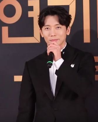 기태영 사진 3 — 기태영 사주와 을사일주