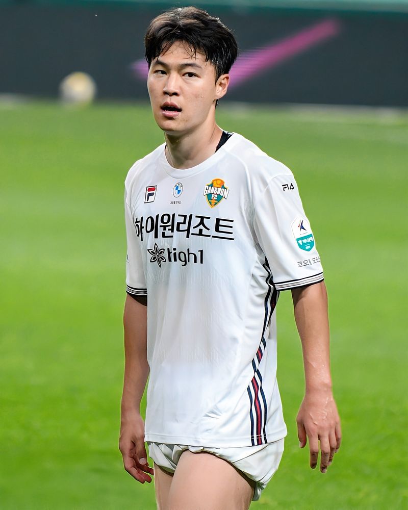 김건희 사진 3 — 김건희 사주와 갑신일주
