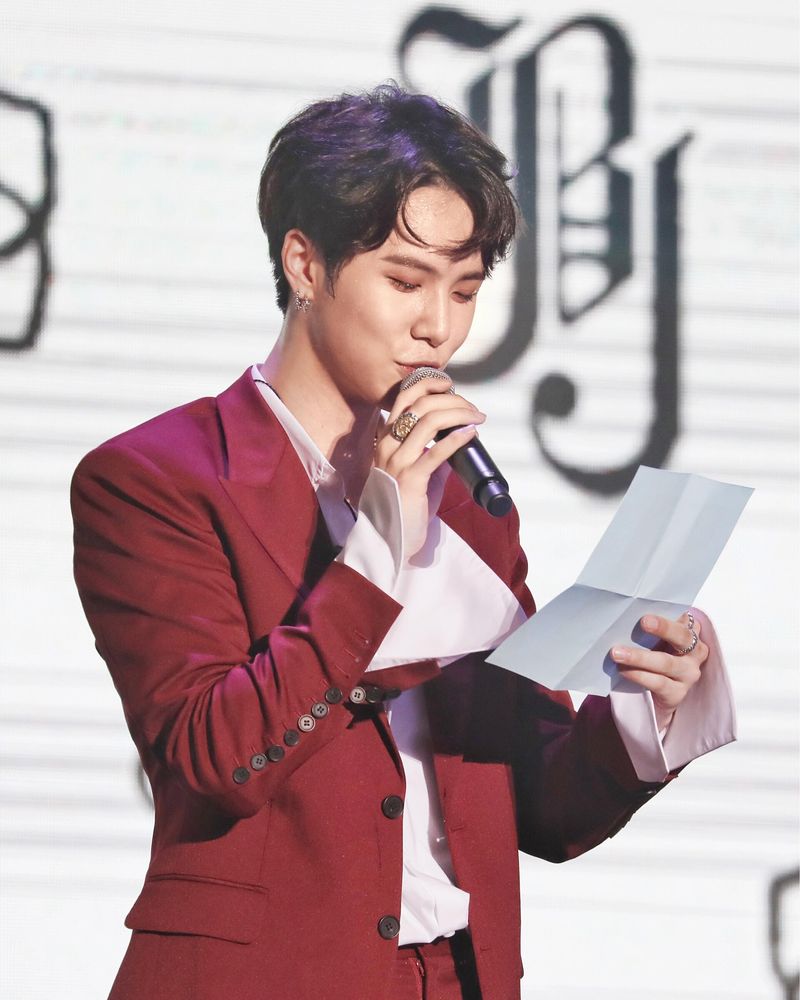 김동한 사진 2 — 김동한 사주와 신해일주