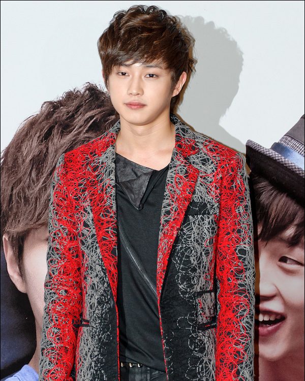 김민석 사진