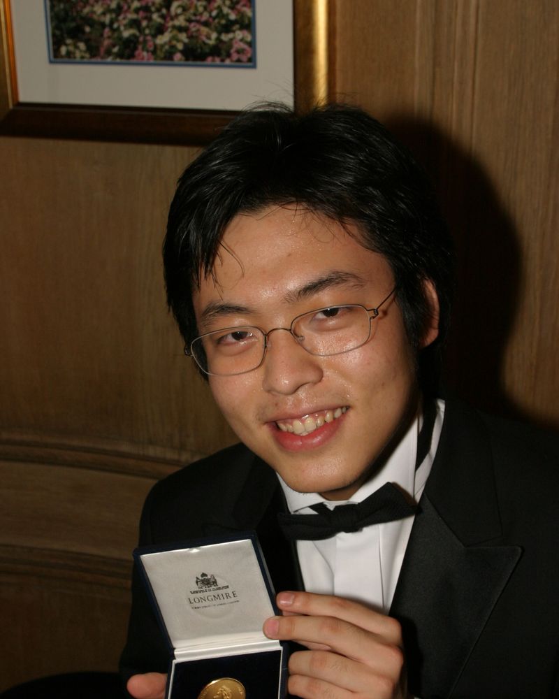 김선욱 사진 2 — 김선욱 사주와 정미일주