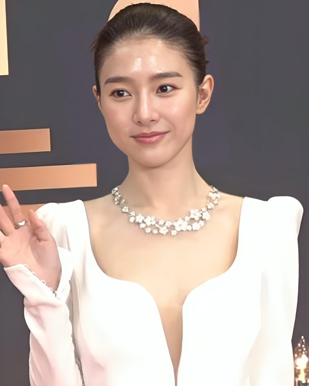 김소은 사진 — 배우 김소은 사주