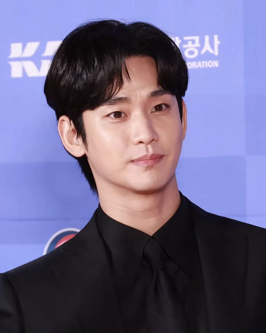 김수현 사진