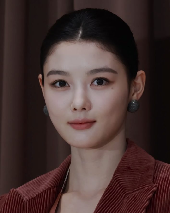 김유정 사진 — 배우 김유정 사주