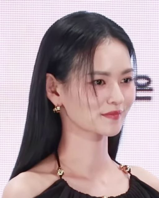 김윤혜 사진