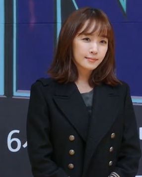 김이나 사진 2 — 김이나 사주와 갑자일주