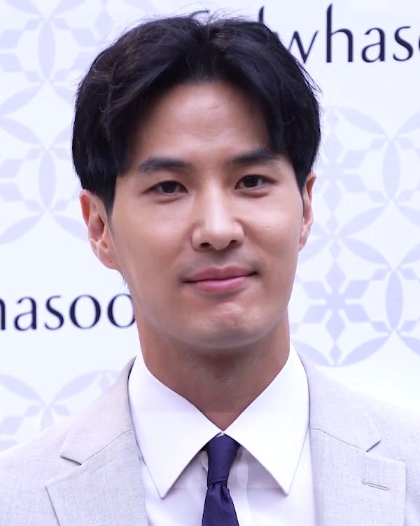 김지석 사진
