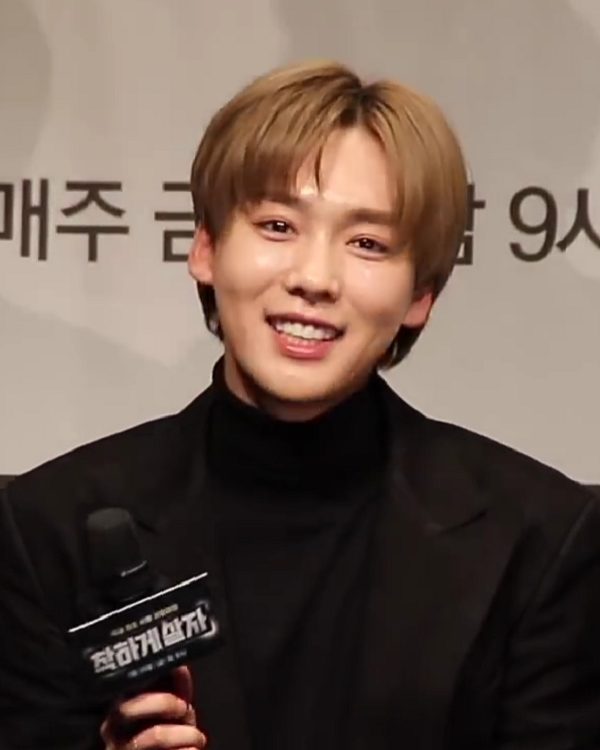 김진우 사진