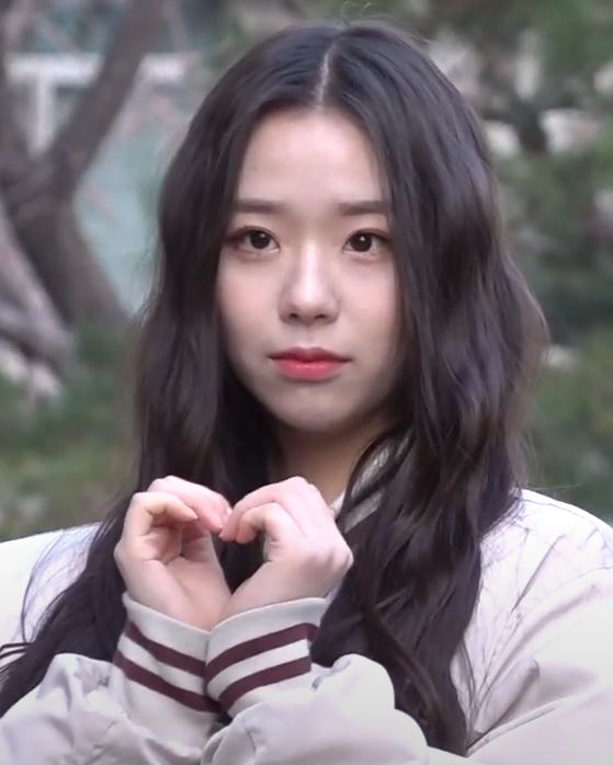 김채연 사진 2, 김채연 사주와 정사일주