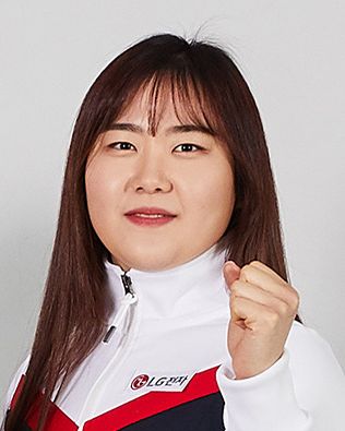 김초희 사진 2 — 김초희 사주와 정미일주