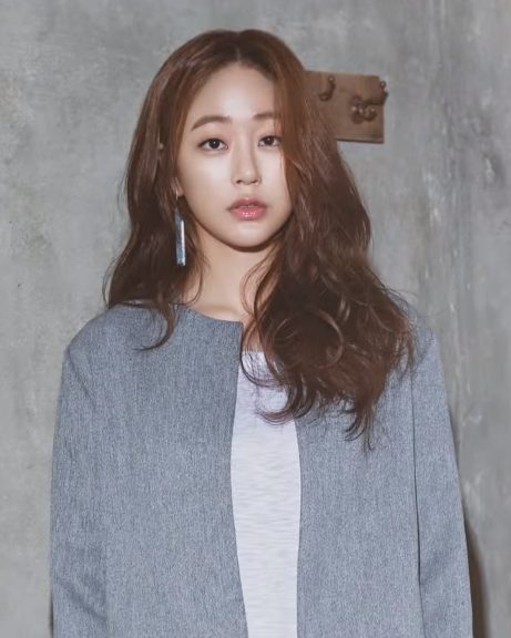 김효진 사진 — 배우 김효진 사주