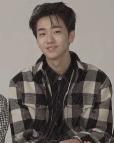 남윤수 사진 2 — 남윤수 사주와 정사일주