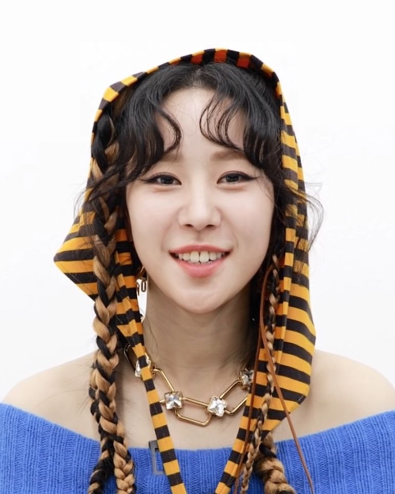 미란이 사진 3 — 미란이 사주와 신해일주