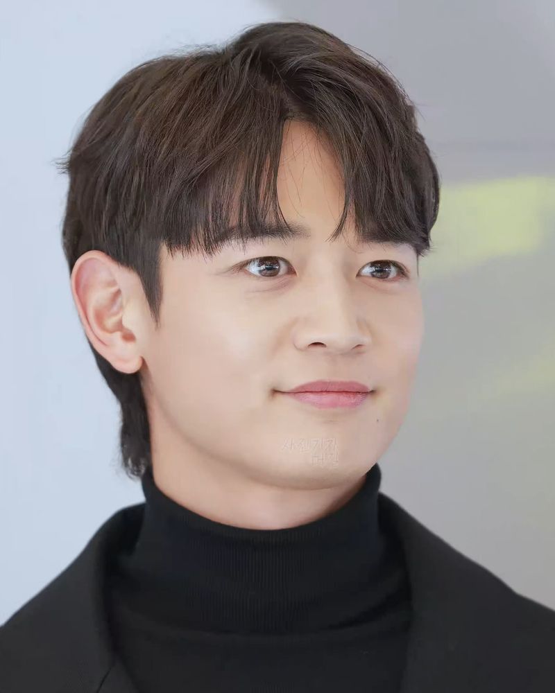 민호 사진 2 — 민호 사주와 계축일주