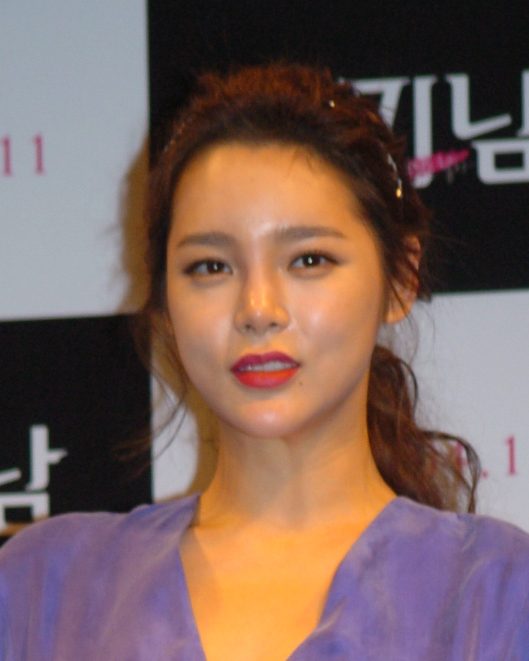 박시연 사진 — 배우 박시연 사주