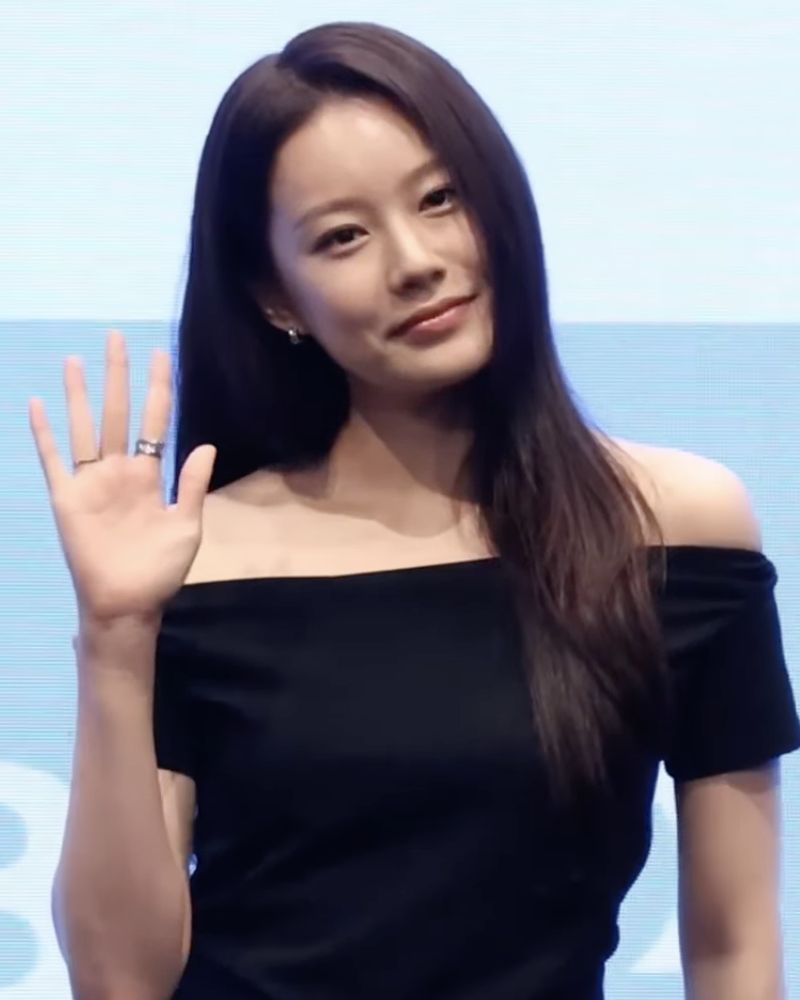 박유나 사진 3 — 박유나 사주와 기해일주