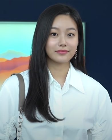 박유나 사진 — 배우 박유나 사주