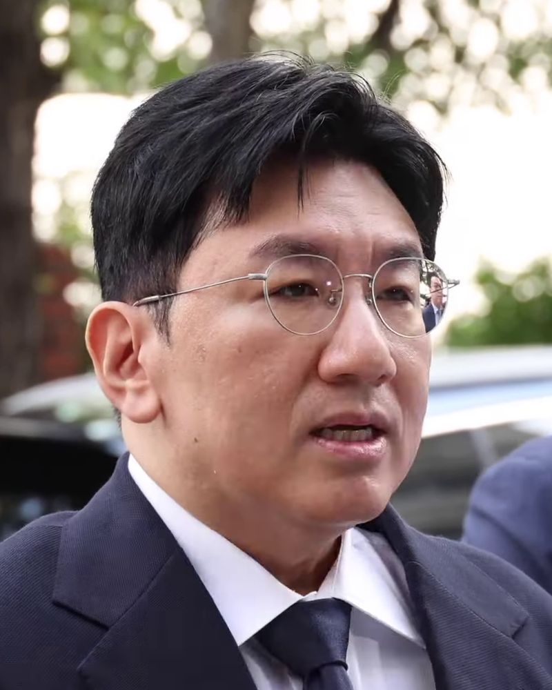방시혁 사진 2 — 방시혁 사주와 임신일주