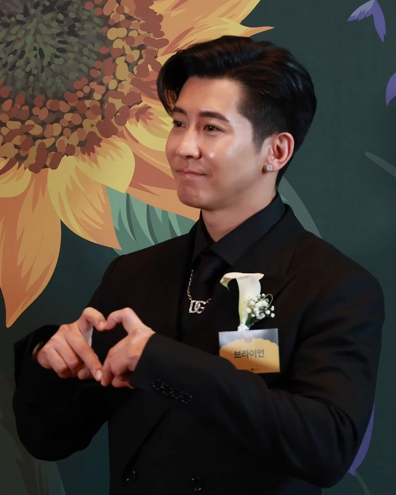 브라이언 사진 2 — 브라이언 사주와 무자일주