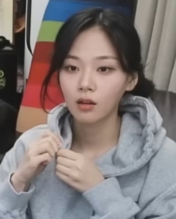 비비 사진 2 — 비비 사주와 정축일주