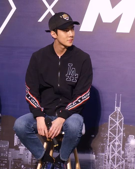 세훈 사진 2 — 세훈 사주와 무진일주