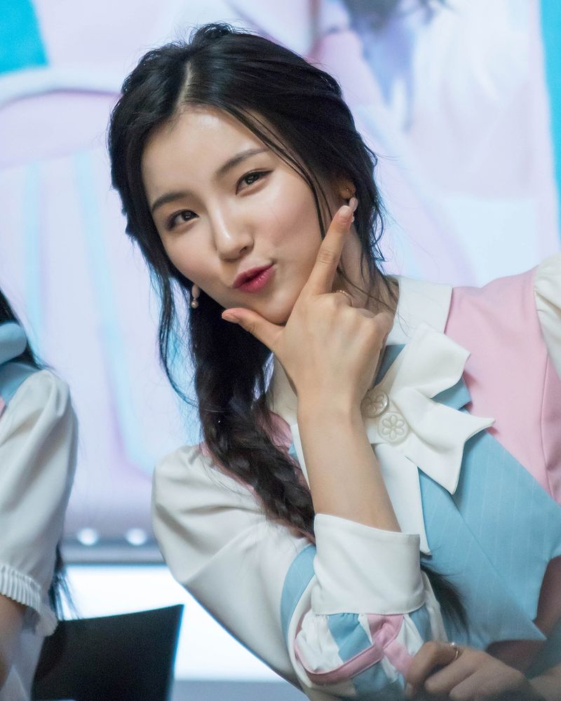 소희 사진 2 — 소희 사주와 정사일주