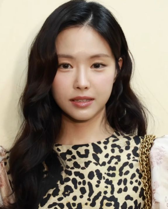 손나은 사진 3 — 손나은 사주와 정묘일주