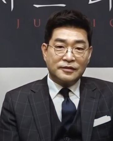 손현주 사진 2 — 손현주 사주와 기유일주