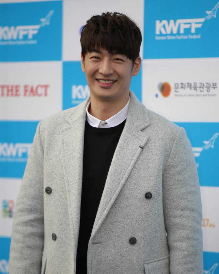 손호영 사진