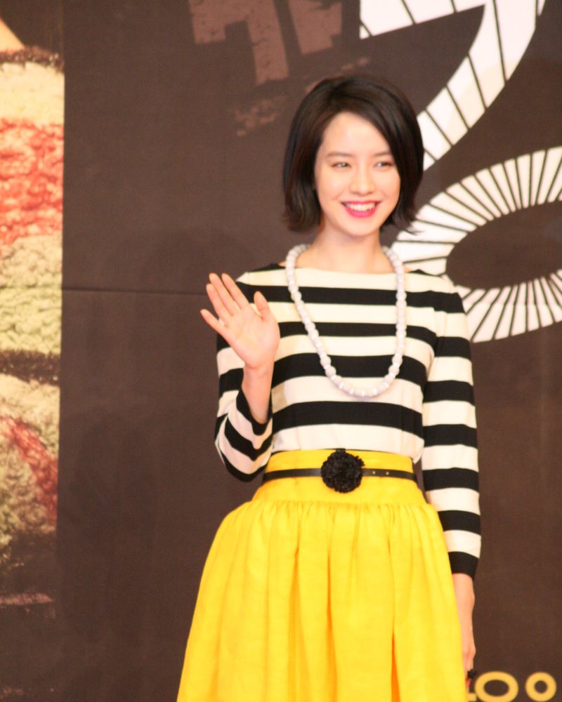 송지효 사진 2 — 송지효 사주와 을축일주