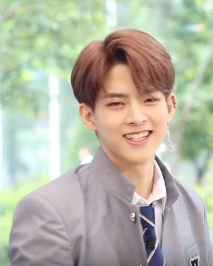 수빈 사진 3 — 수빈 사주와 정해일주