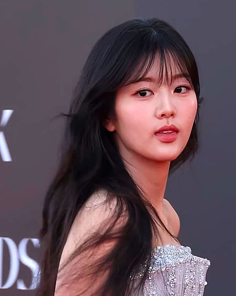 신은수 사진 3 — 신은수 사주와 갑자일주