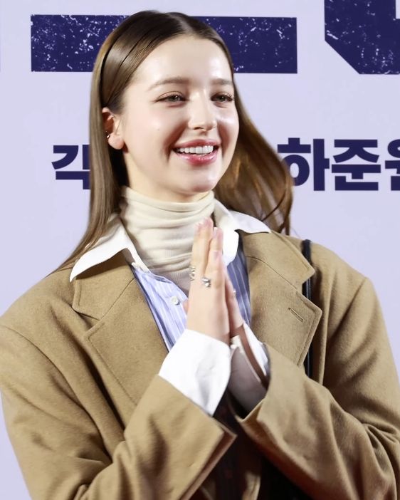 안젤리나 다닐로바 사진 3 — 안젤리나 다닐로바 사주와 기해일주