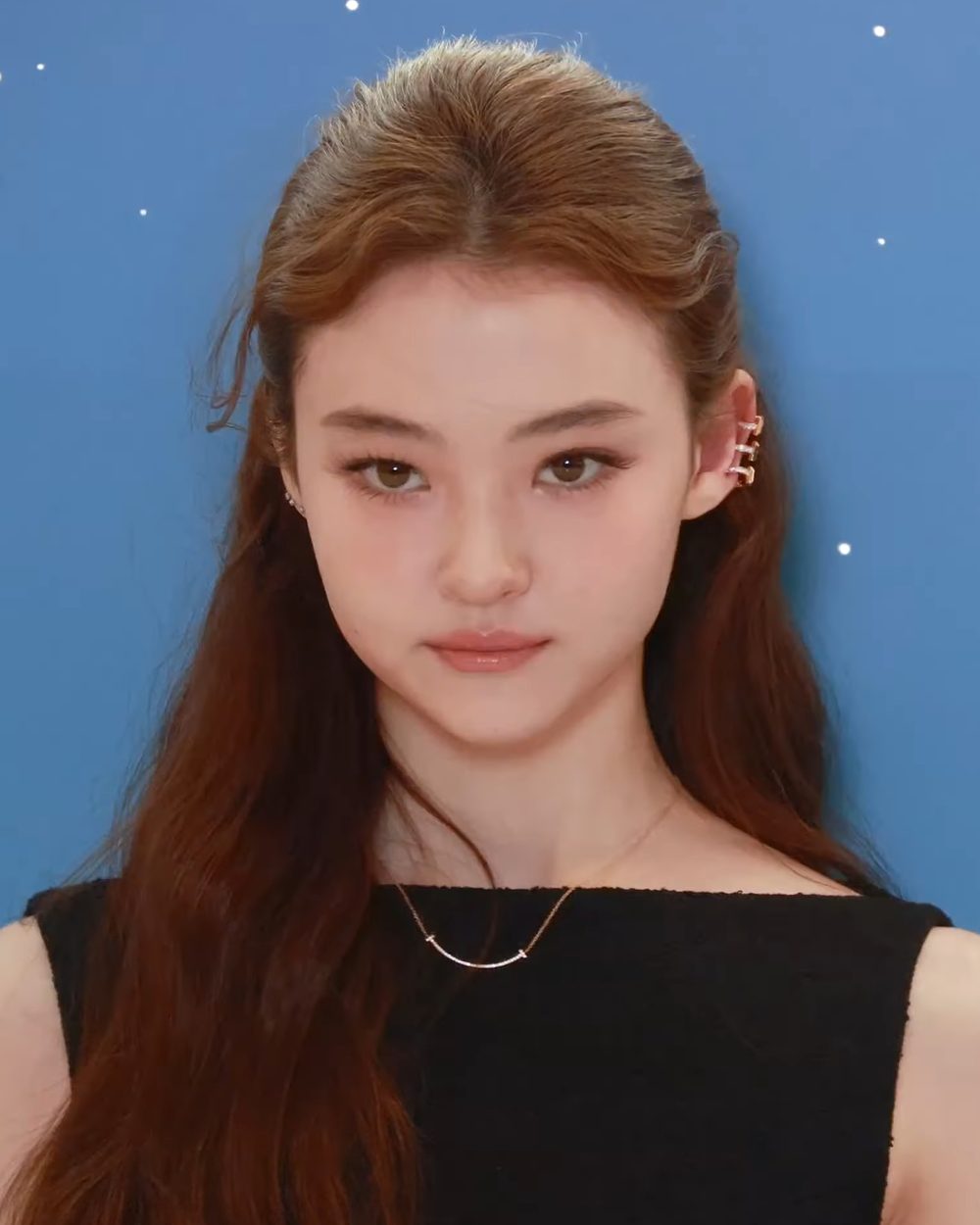 엘라 사진 — MEOVV 엘라 사주