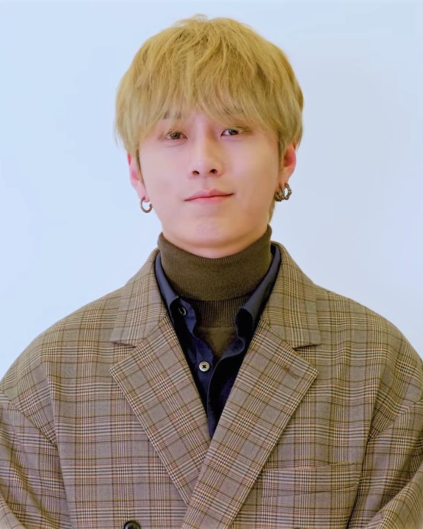 용준형 사진