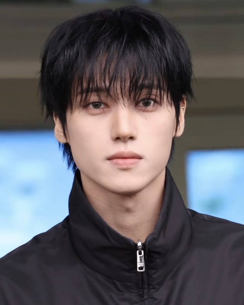 우영 사진 — 에이티즈 우영 사주