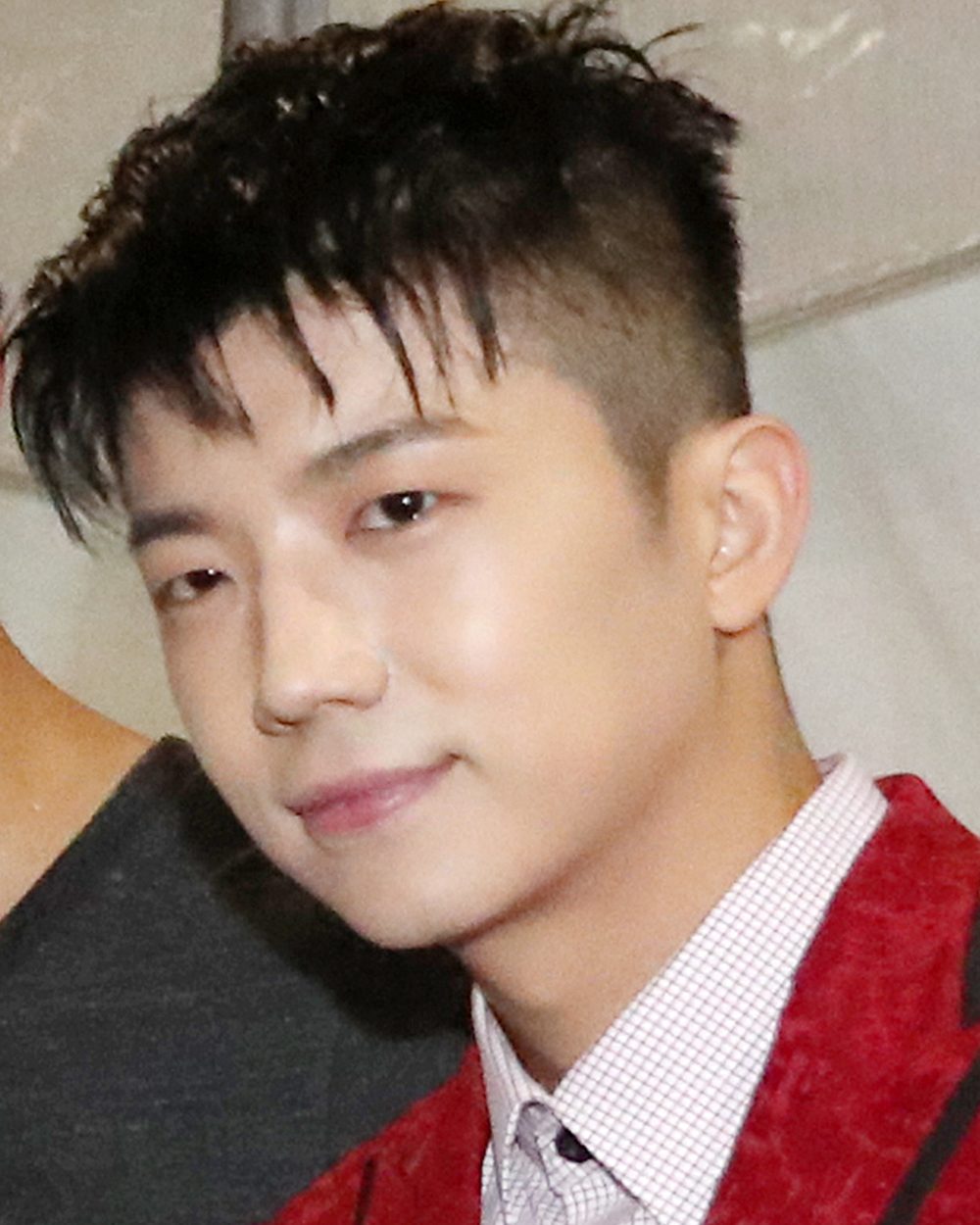 우영