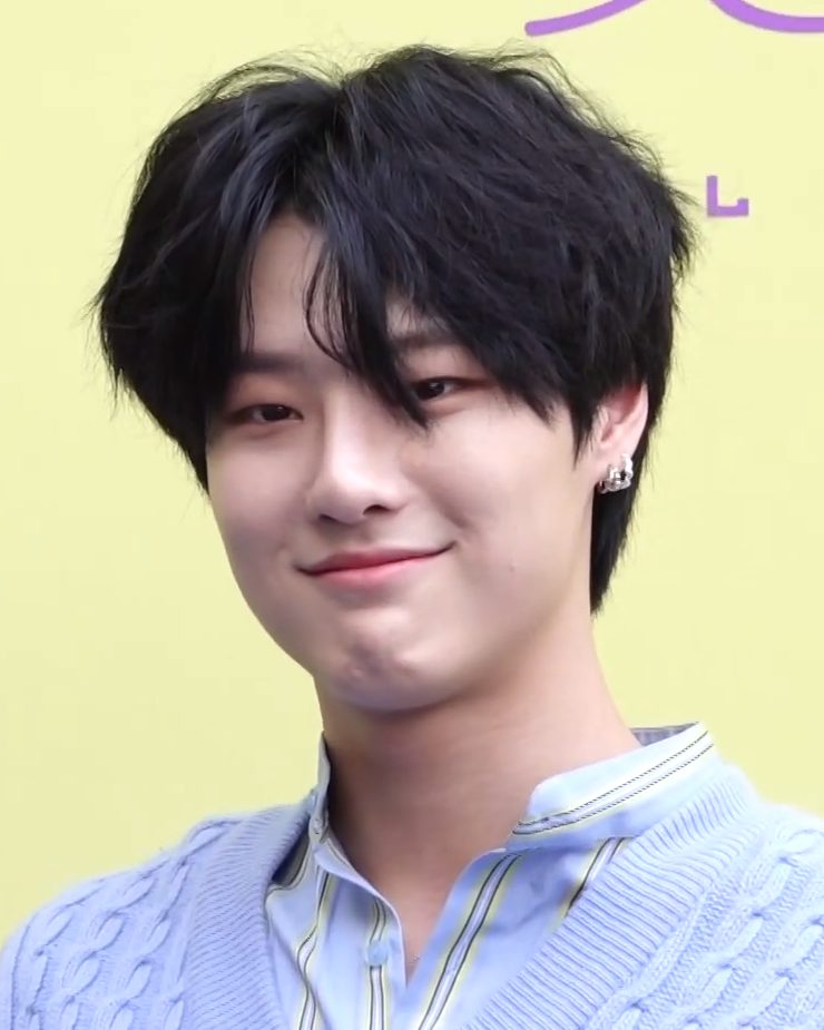 우즈 사진 — 유니크 우즈 사주