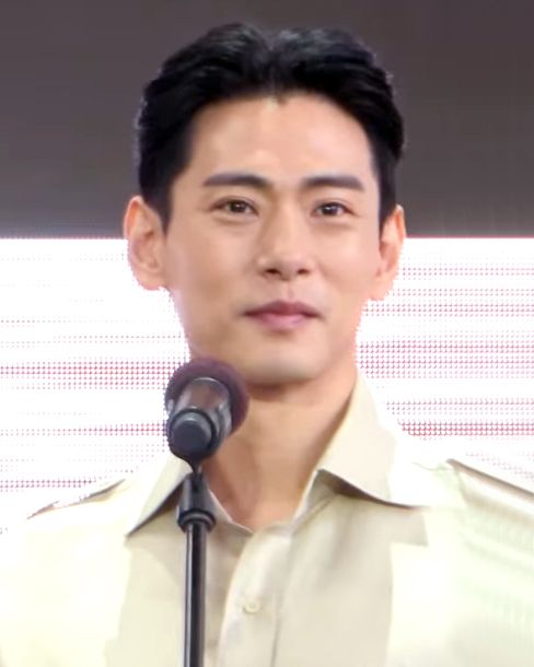 유태오 사진 2 — 유태오 사주와 기미일주