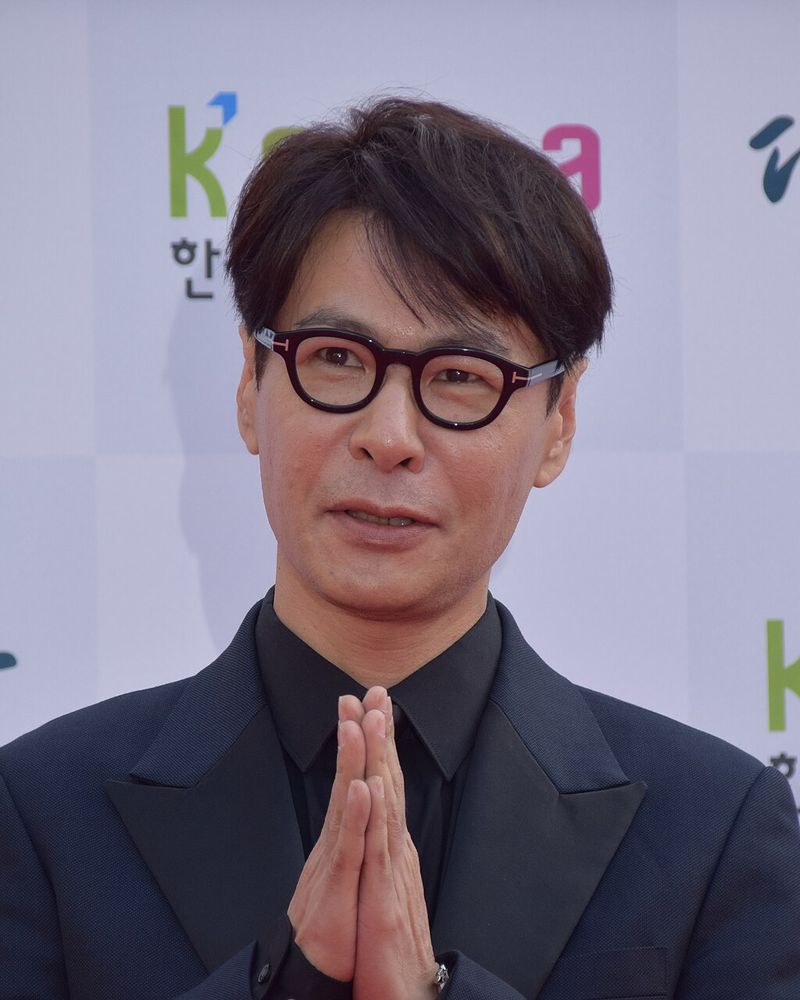 윤상 사진 3, 윤상 사주와 신사일주