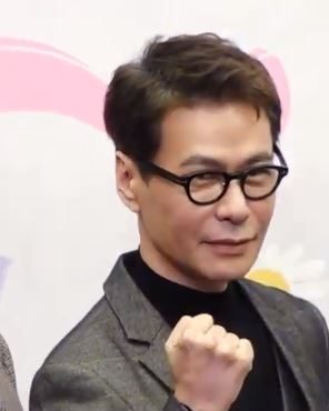 윤상 사진, 가수 윤상 사주
