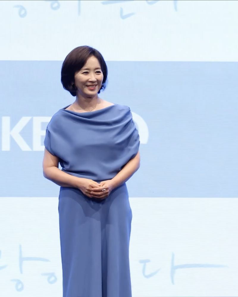 윤유선 사진 3 — 윤유선 사주와 임진일주