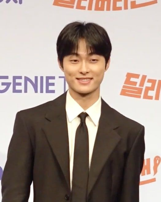 윤찬영 사진 2 — 윤찬영 사주와 무오일주