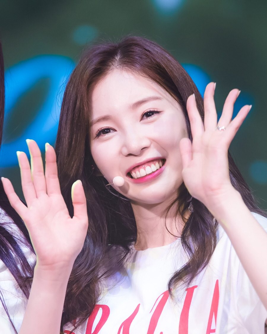 윤채경 사진