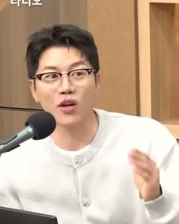 음문석 사진 — 가수 음문석 사주